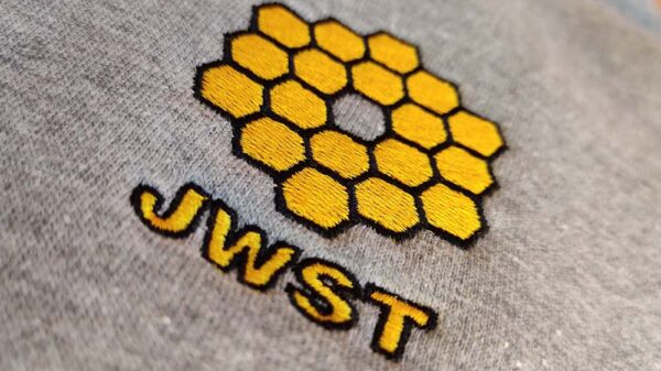 JWST_nerdshirt_geborduurde_logo